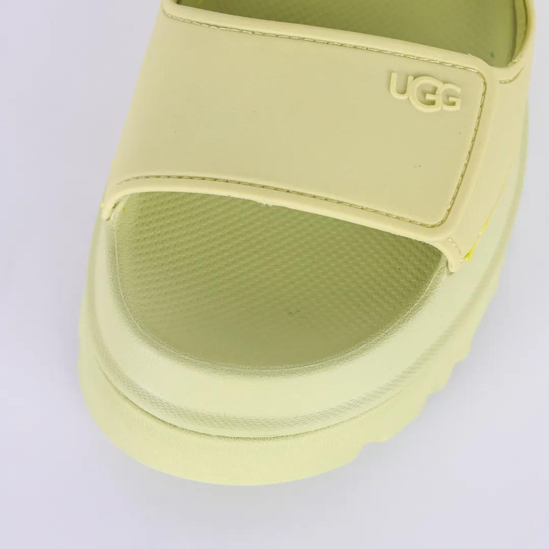 Copy price 💰560 Core recommendation Good price UGG Velcro slippers sandals summer versatile slippers soft sole non-slip beach thick sole casual elegant sandals The style of UGG sandals is really nice. It is suitable for all ages. The soles are made of super lightweight EVA foam. The classic material of U family can be said to be "light" to let you enjoy a different naked feeling. It is one of the most worth buying sandals in history. I guarantee you will not regret the series. Original OEM production Y products are available now. Size: 35 36 37 38 39 40